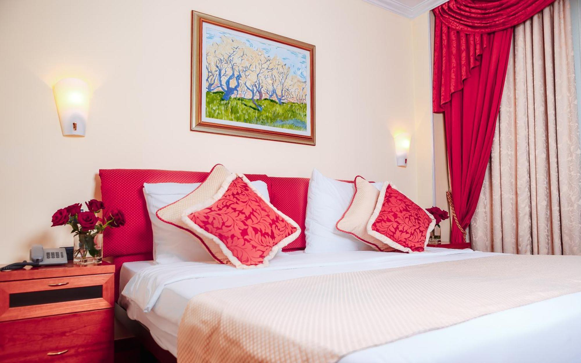 Hotel Pushkin Uralsk Exterior photo