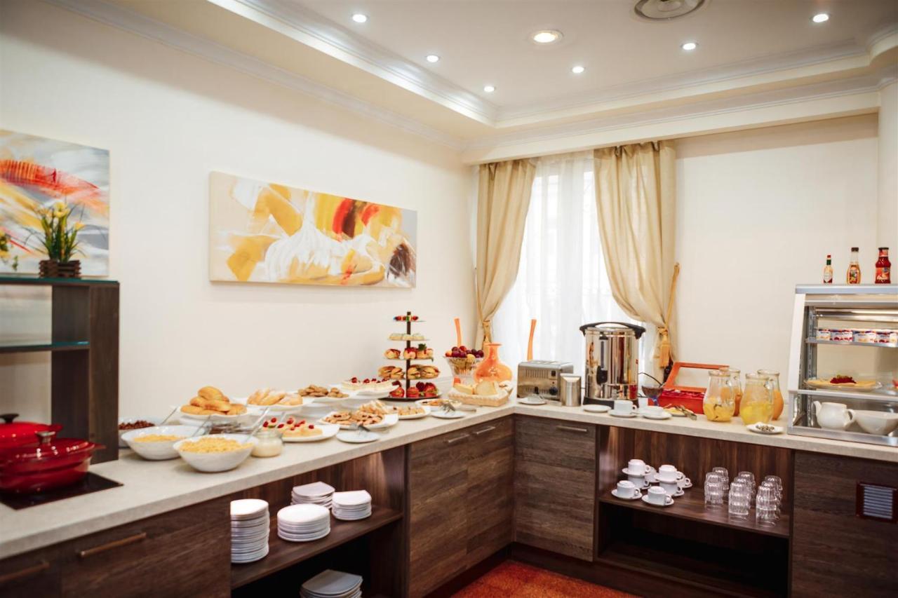 Hotel Pushkin Uralsk Exterior photo