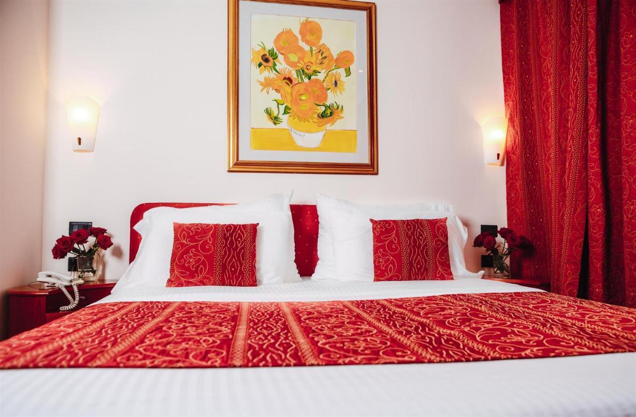 Hotel Pushkin Uralsk Exterior photo