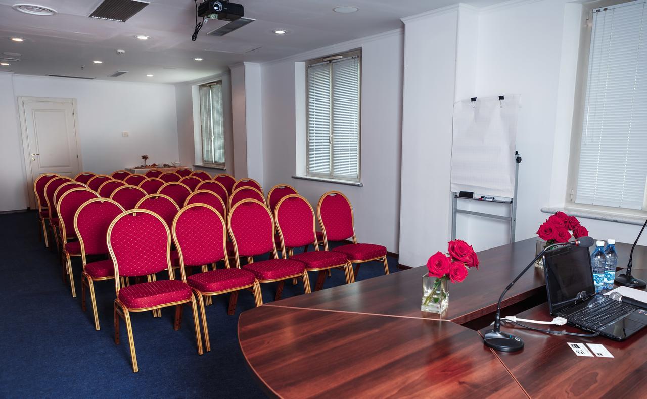 Hotel Pushkin Uralsk Exterior photo