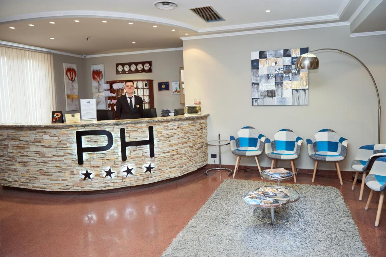 Hotel Pushkin Uralsk Exterior photo